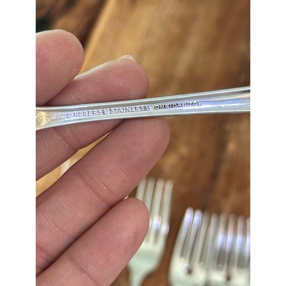 Oneida Community Marquette Stainless Steel Dinner Forks & Knifes - Picture 5 of 8